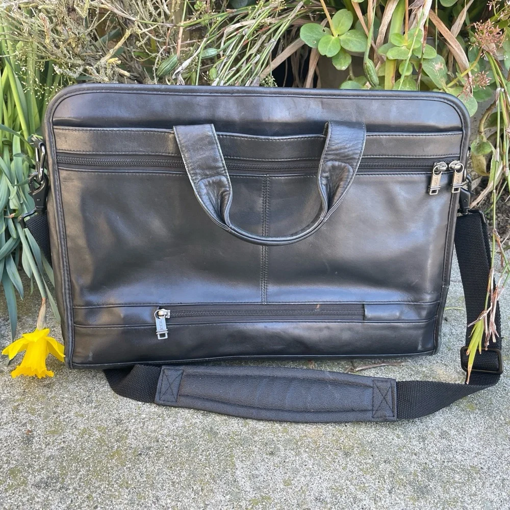 Tumi Black Napa Leather Zippered (5 Zip pockets) Laptop Bag Briefcase (96011D4)